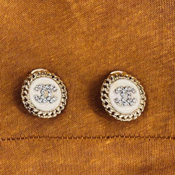 Designer Inspired Earrings - Picture 2 of 3